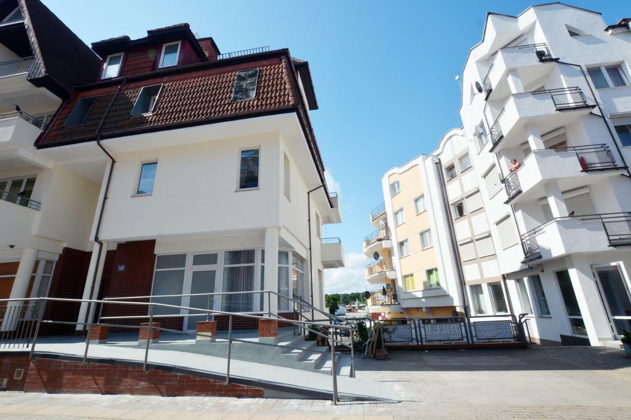 Towarowa Apartment *